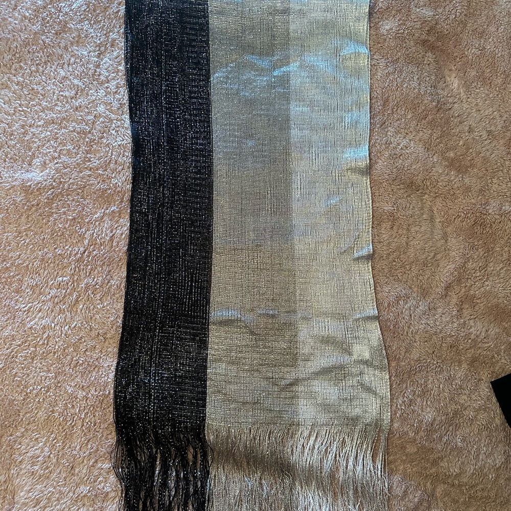 ⭐️ 3/$10 Avenue Scarf